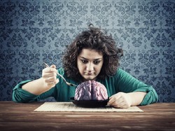 Ngeri! Ini yang Terjadi Jika Seseorang Makan Otak Manusia