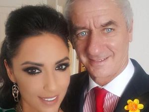 Model Seksi Ini Mau Dinikahi Eks Bintang Liverpool Walau Beda Usia 27 Tahun