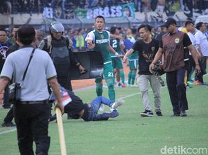 Persib Kalah Lagi, Bobotoh Invasi Lapangan dan Tuntut Radovic Diganti