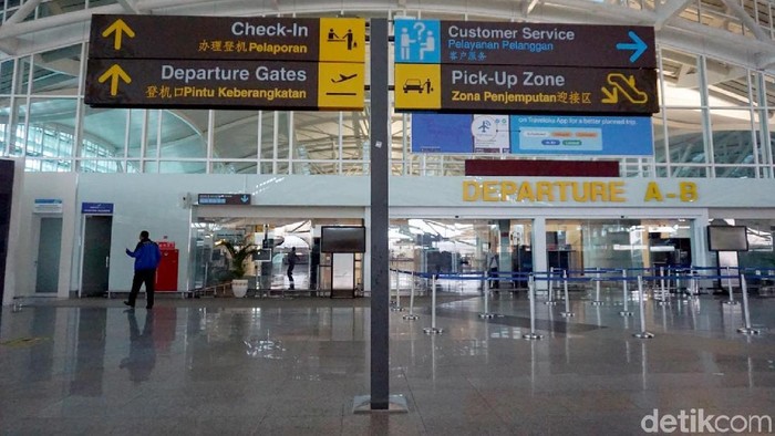 Nyepi, Bandara Ngurah Rai Bali Lengang Hari ini umat Hindu seantero Bali merayakan Hari Raya Nyepi, seluruh aktifitas dihentikan dan jalanan menjadi lengang. Tak terkecuali di Bandara Internasional I Gusti Ngurah Rai, Bali.