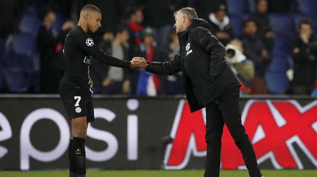 Mbappe (kiri) gagal cetak gol di leg kedua lawan Man United.
