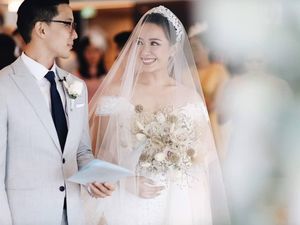 7 Momen Bahagia Pernikahan Yuanita Christiani di Kapal Pesiar 7 Momen Bahagia Pernikahan Yuanita Christiani di Kapal Pesiar