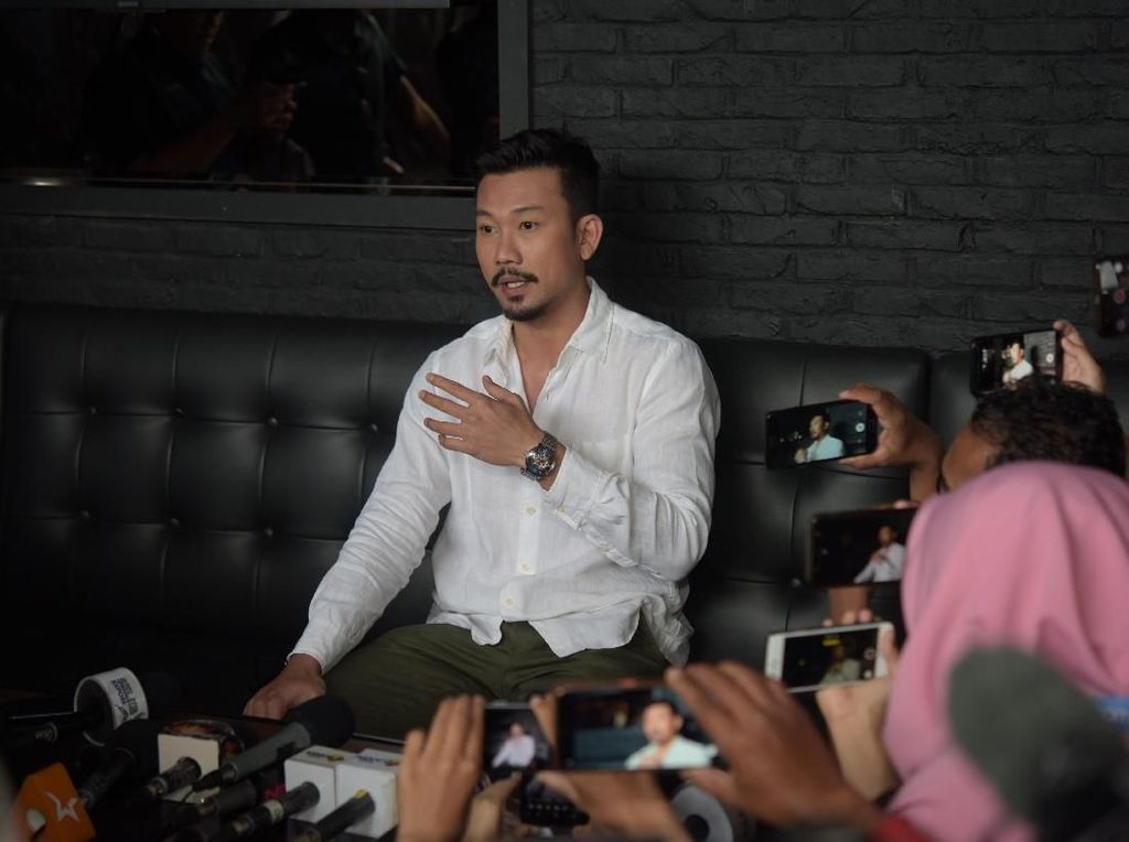 Zul Zivilia Ditangkap karena Narkoba, Denny Sumargo Bertemu DJ Verny Zul Zivilia Ditangkap karena Narkoba, Denny Sumargo Bertemu DJ Verny