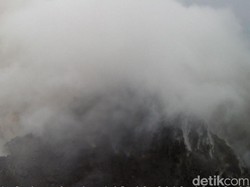Hari Ini Merapi 2 Kali Luncurkan Awan Panas dan 3 Guguran Lava