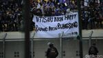 Kalah dari Persebaya, Bobotoh Ngamuk Sampai Masuk Lapangan