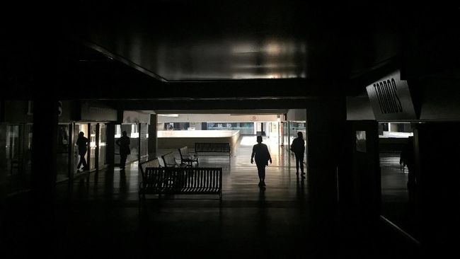 Empat Orang Terbunuh Saat Pemadaman Nasional di Venezuela Empat Orang Terbunuh Saat Pemadaman Nasional di Venezuela