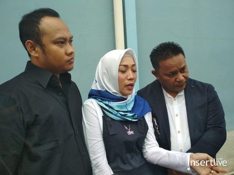 Diana Lambon, Mantan Istri Sandy Tumiwa