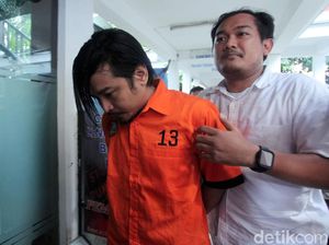 Tangis Istri Zul Zivilia Kirim Pesan untuk Sang Suami Tangis Istri Zul Zivilia Kirim Pesan untuk Sang Suami