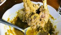 Ini Itiak Lado Mudo, Bebek Cabe Ijo Khas Minang yang Bikin Ngiler!