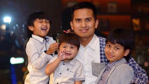 Faisal Nasimuddin & Anak-anaknya