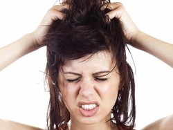 Niat Ingin Hilangkan Kutu Rambut dengan Bensin, Remaja Ini Malah Terbakar