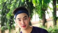 Jangan Salah Fokus! Ini Momen Kulineran Dokter Ganteng, Andrew Lienata