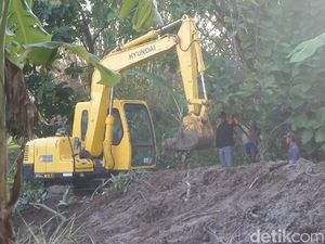Tanggul Wedok Bengawan Solo di Lamongan Jebol