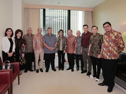 Menkeu Sri Mulyani Jenguk Ani Yudhoyono