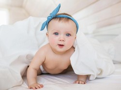 17 Nama Bayi Terinspirasi Perempuan Berpengaruh di Dunia