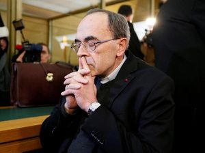 Paus Fransiskus Tolak Pengunduran Diri Kardinal yang Tutupi Skandal Seks Paus Fransiskus Tolak Pengunduran Diri Kardinal yang Tutupi Skandal Seks