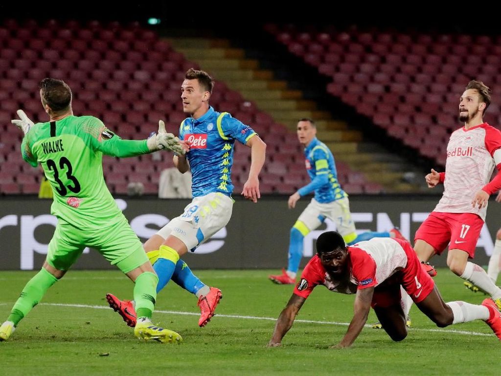 Hasil Liga Europa: Napoli Tekuk Salzburg Tiga Gol Tanpa Balas Hasil Liga Europa: Napoli Tekuk Salzburg Tiga Gol Tanpa Balas