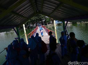 Persingkat Jarak Tempuh, Warga Lebih Senang Naik Perahu Eretan