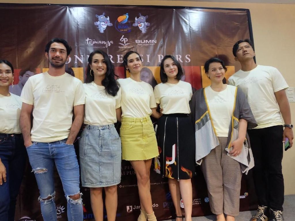 Ratusan Syair dari 26 Penyair Jadi Naskah Konser Musikal Puisi-puisi Cinta Ratusan Syair dari 26 Penyair Jadi Naskah Konser Musikal Puisi-puisi Cinta