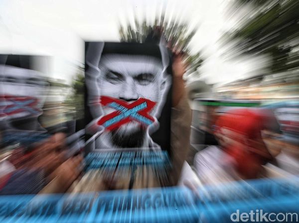 Aksi Tolak Penangguhan Penahanan Ahmad Dhani