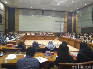 Komisi VIII Didesak Hapus Pasal Pemasangan Kontrasepsi Disabilitas di RUU P-KS