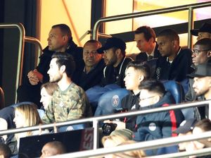 PSG Didepak MU, Ayah Neymar Dikabarkan Ribut dengan Cantona