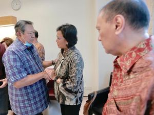 Sri Mulyani Jenguk Ibu Ani Bareng 2 Menkeu Era SBY