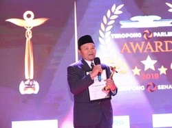 HNW Raih Penghargaan Tokoh 4 Pilar MPR
