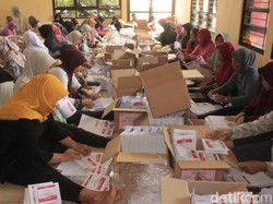 Pekerja Ditambah, KPU Banjarnegara Kebut Pelipatan Surat Suara