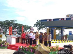 Tol Terpanjang di RI Beroperasi, Jokowi: Membuka Lapangan Kerja