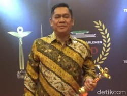 Teladani Jokowi, Anggota DPR RI Ini Diganjar Penghargaan