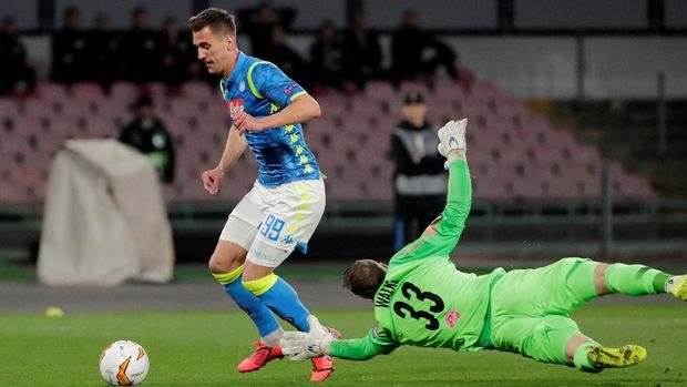 Napoli menang atas Salzburg.