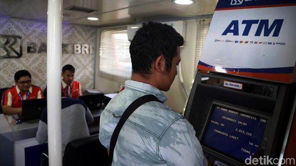 Mengintip Aktivitas Warga Pulau Pramuka di Bank Terapung BRI
