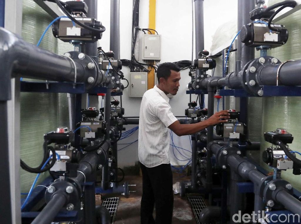Pemprov DKI Anggarkan Rp 100 M untuk Alat Pengolahan Air Laut Pemprov DKI Anggarkan Rp 100 M untuk Alat Pengolahan Air Laut