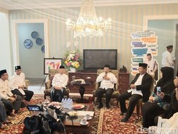 Dulu di Pangkuan Prabowo, FBR Kini Dukung Jokowi