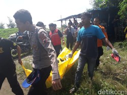 Sesosok Mayat Pria Tanpa Busana Ditemukan di Pantai Larangan Tegal