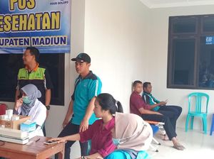 Pengungsi Korban Banjir Madiun Mulai Demam, Batuk dan Gatal Pengungsi Korban Banjir Madiun Mulai Demam, Batuk dan Gatal