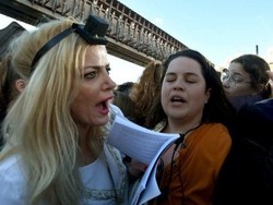 Yahudi Ultra-Orthodoks dan Liberal Bentrok di Tembok Ratapan di Yerusalem