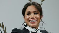 Pamer Perut Buncit, Meghan Markle Diprediksi Lahiran Akhir Maret