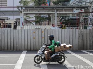 Grab Janji Bikin Shelter di Stasiun MRT