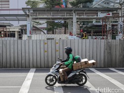 Grab Janji Bikin Shelter di Stasiun MRT