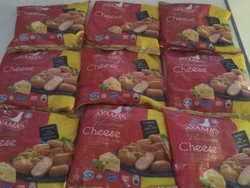 Petugas Bandara Minangkabau Sita Kemasan Berisi Sosis dari Penumpang