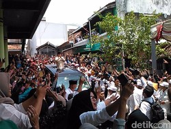 Kunjungi Ponpes Darussalam, Prabowo: Saya Dekat dengan Ulama