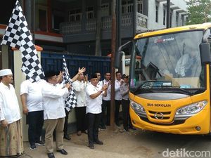 Pemerintah Bagi-bagi 100 Bus Sekolah Tahun Ini