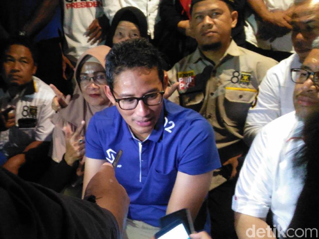 Sandiaga Minta Semua Pihak Hargai FBR yang Kini Dukung Jokowi Sandiaga Minta Semua Pihak Hargai FBR yang Kini Dukung Jokowi