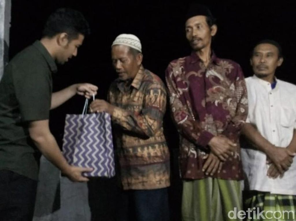 Sempat Jadi Lautan, Korban Banjir di Ponorogo Disambangi Wagub Emil Sempat Jadi Lautan, Korban Banjir di Ponorogo Disambangi Wagub Emil
