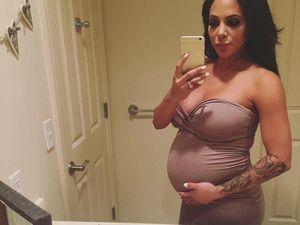 Pesepakbola Cantik Ini Dikritik karena Latihan Saat Hamil 6 Bulan Pesepakbola Cantik Ini Dikritik karena Latihan Saat Hamil 6 Bulan