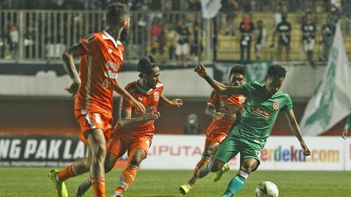 PSS Sleman menang 2-0 atas Borneo FC untuk membuka peluang lolos ke babak 8 besar Piala Presiden 2019 (Foto: ANTARA FOTO/Hendra Nurdiyansyah) PSS Sleman menang 2-0 atas Borneo FC untuk membuka peluang lolos ke babak 8 besar Piala Presiden 2019 (Foto: ANTARA FOTO/Hendra Nurdiyansyah)
