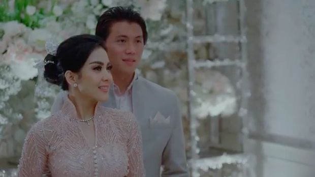 Syahrini dan Reino Barack