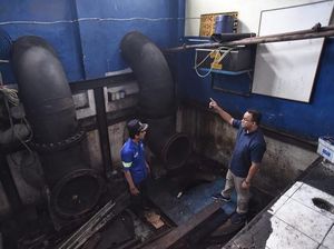 Waspada Banjir, Anies Cek Pintu Air Istiqlal dan Ancol
